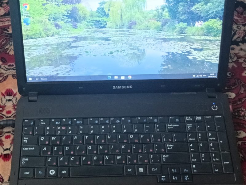 Ноутбук samsung R540