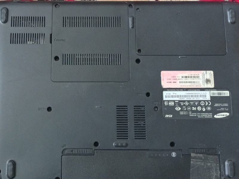 Ноутбук samsung R540